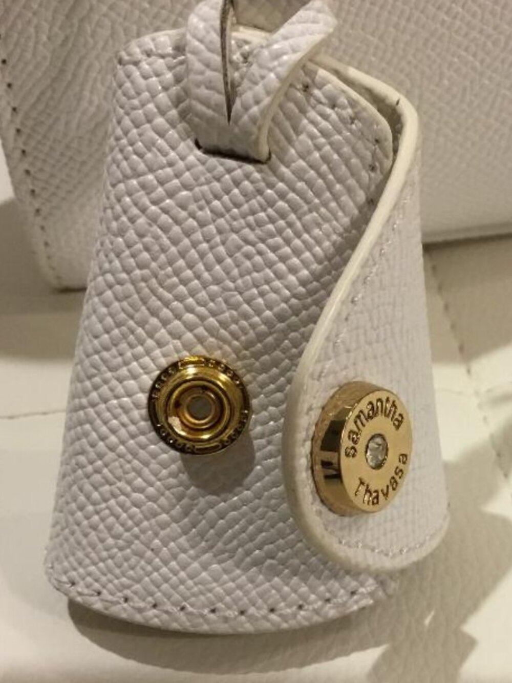 Samantha Thavasa x Fred Segal White Leather Handbag, Zipper Closure & Lock Charm - Picture 8 of 9